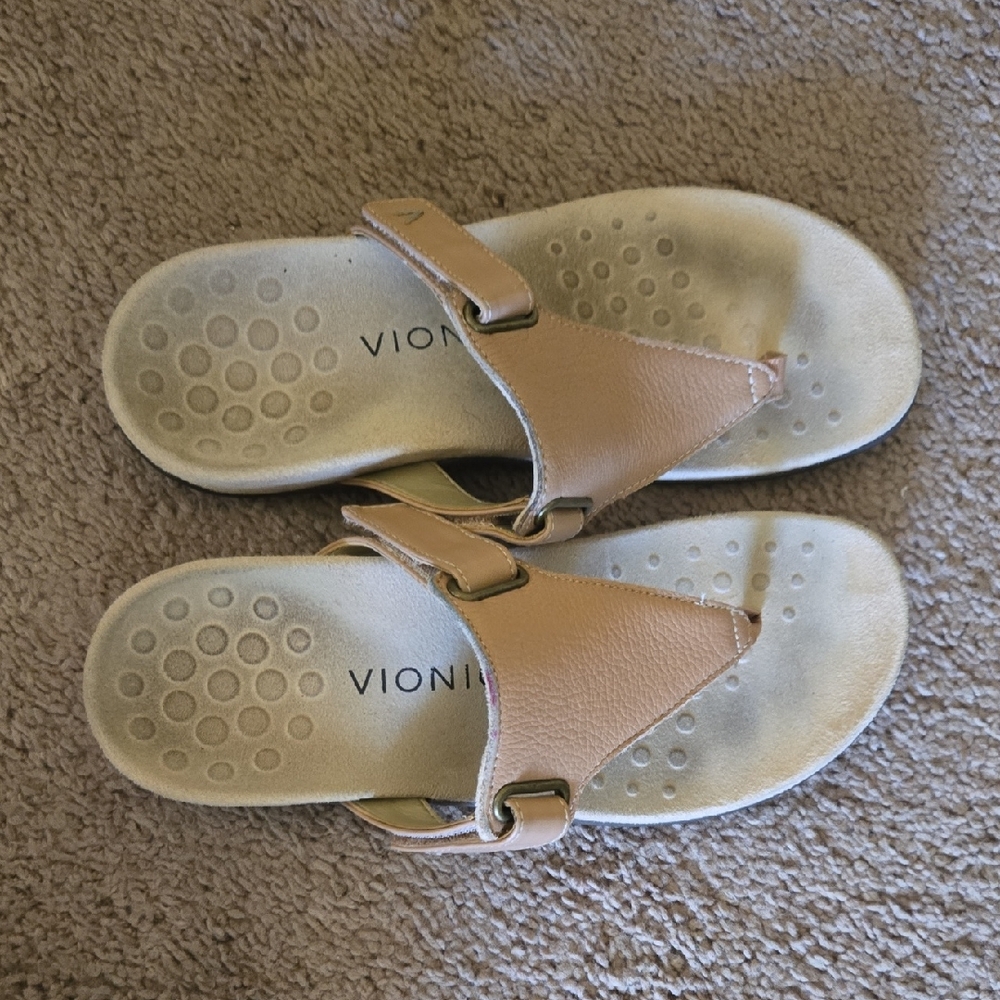 Vionic Woman's Beige Sandals